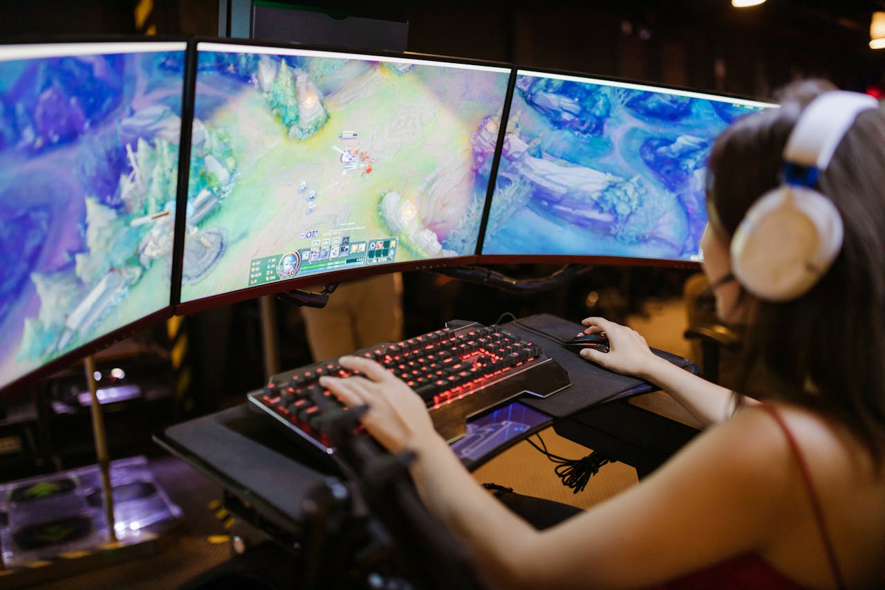 E-sports Evolution: The Rise of Competitive Gaming as a Global Phenomenon